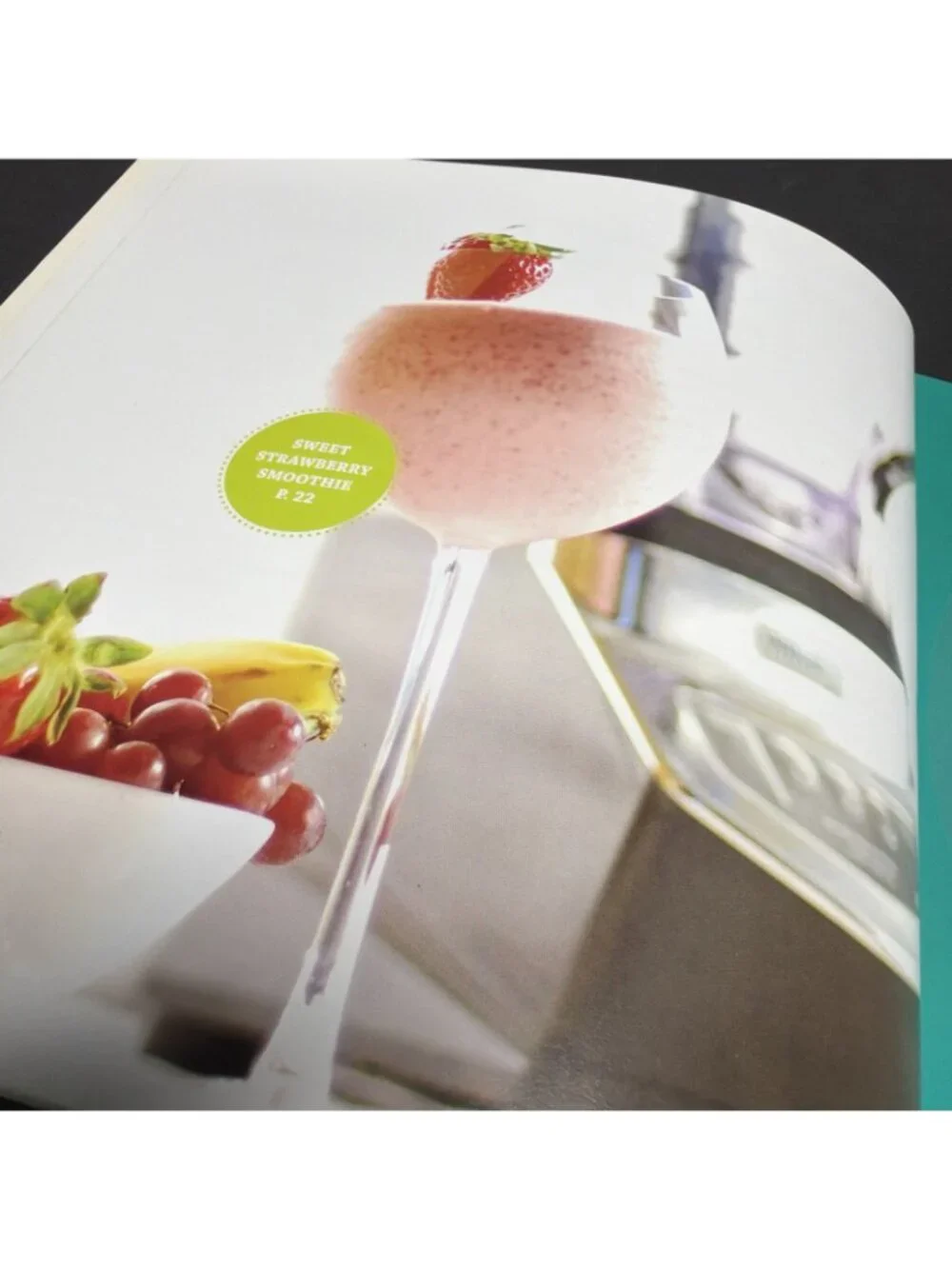 Ninja Breakthrough Blending - 150 + Creative & Delicious Recipes (PB)